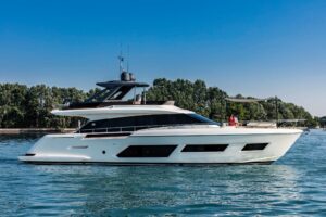 FerrettiYachts670Cruising_0003_32817